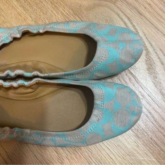 Coach Blue Cream Flats Sz 9 Women’s Shoes - Picture 2 of 7
